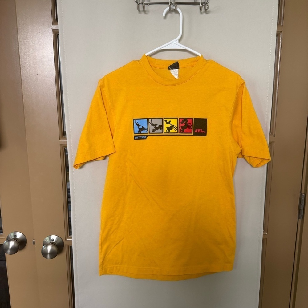 No Fear Men's‎ XS Yellow Vintage 1990's Short Sleeve T-Shirt